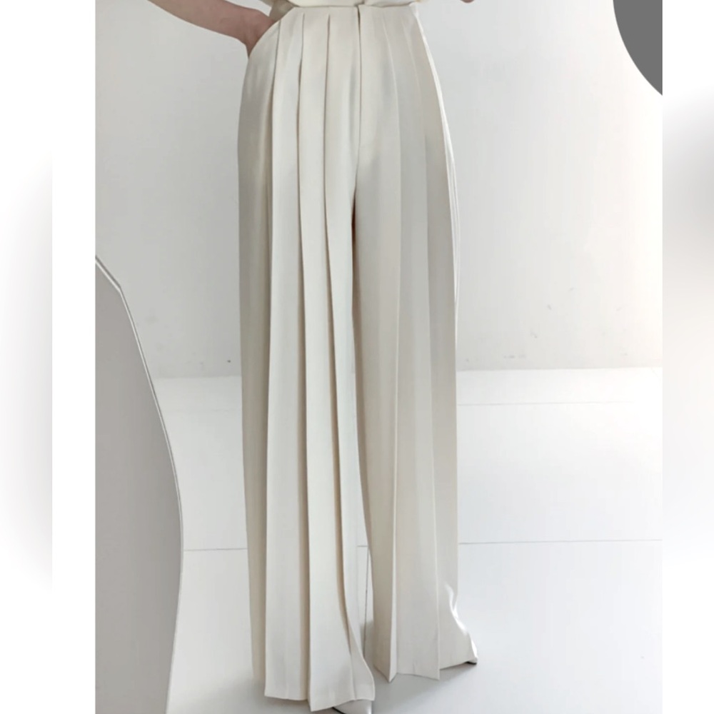 Never worn NWT White trousers